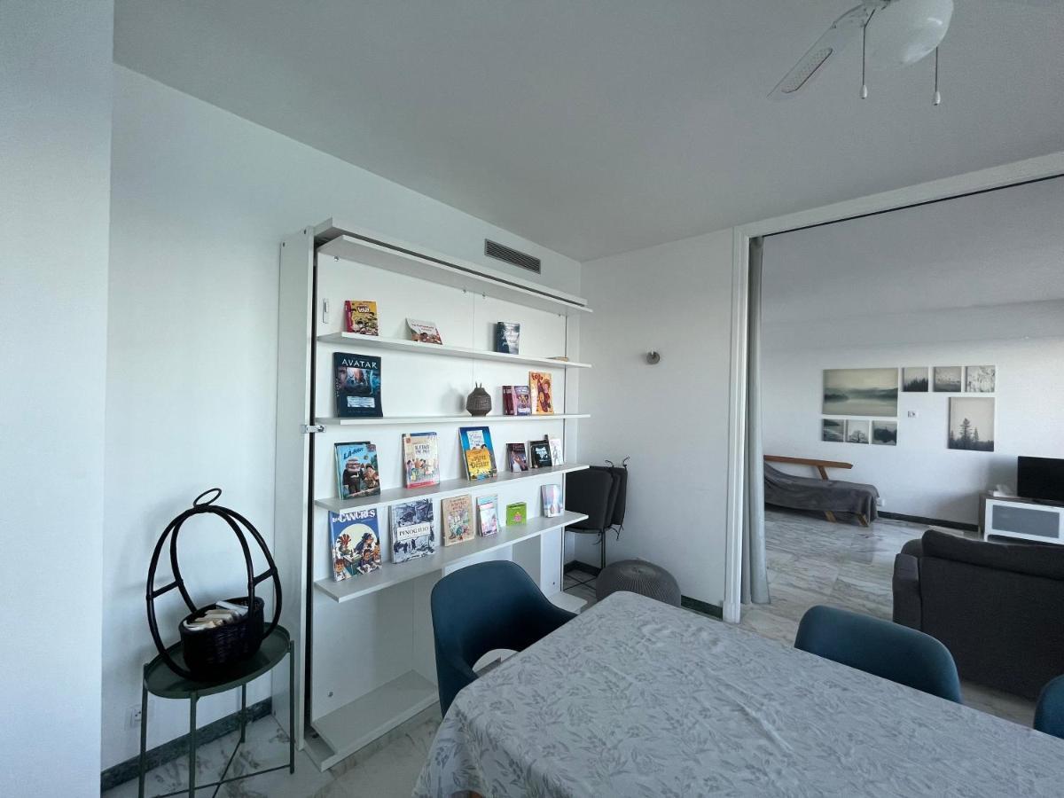Promenade Des Anglais, 7e Etage, Vue Degagee Sur La Mer Appartamento