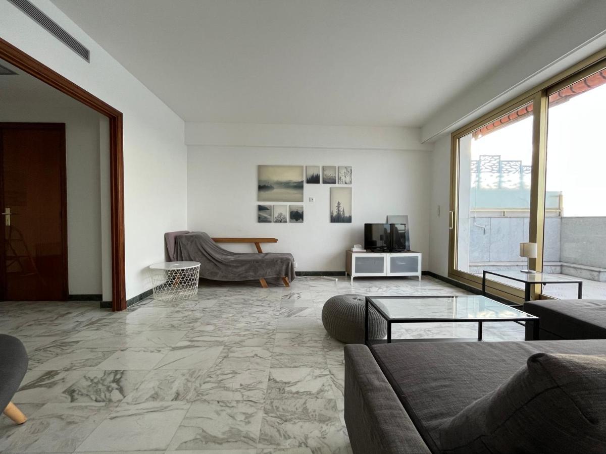 Promenade Des Anglais, 7e Etage, Vue Degagee Sur La Mer Appartamento *
